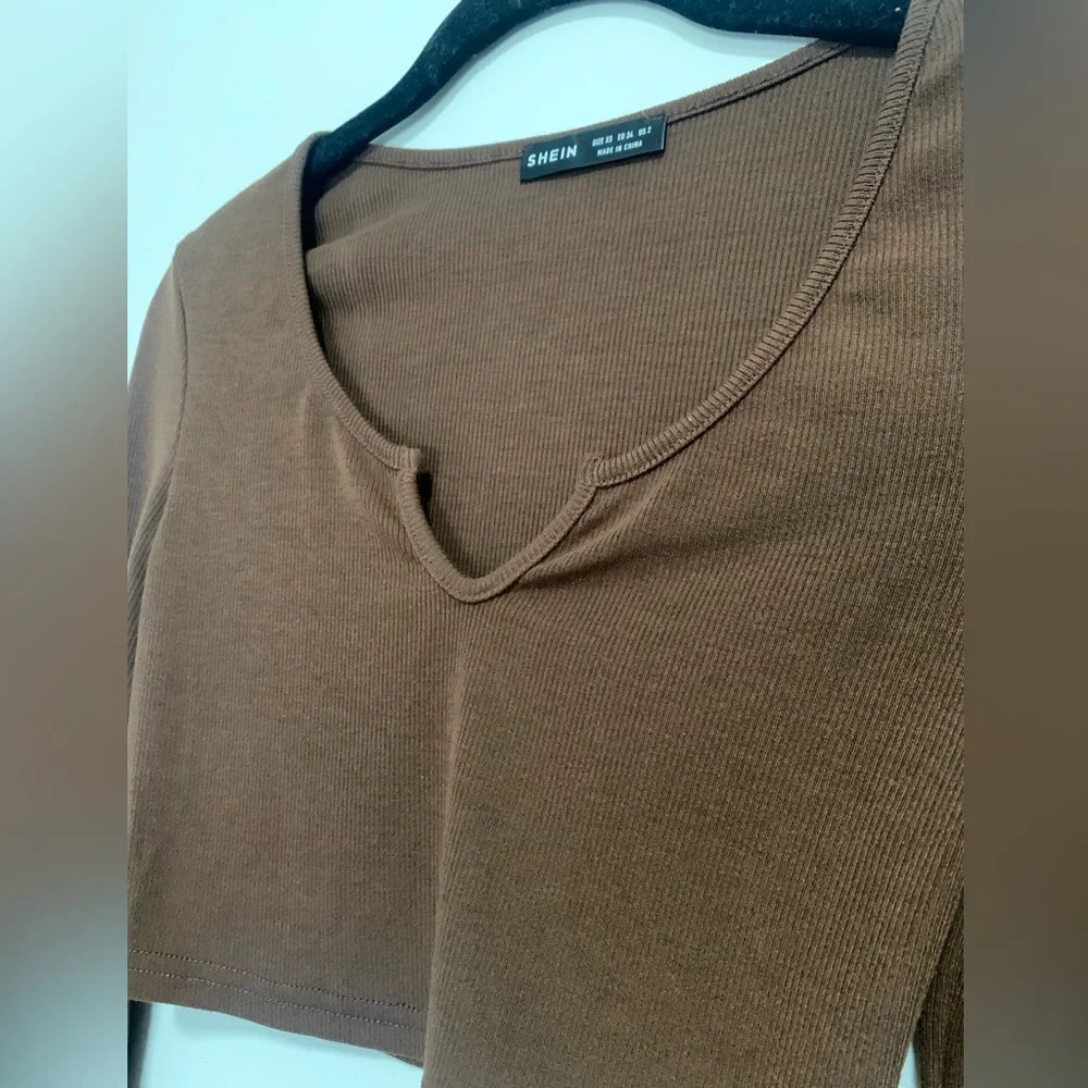 Women’s Low Cut Crop Top. Ribbed. Long sleeve. NWOT. XS - Picture 3 of 5